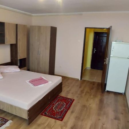 Flora Apartament Apartment Satu Mare Exterior photo